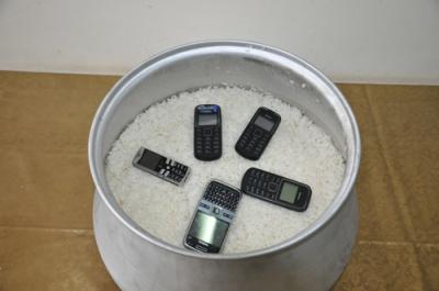 Türməyə aş qazanında telefon keçirtmək istədilər