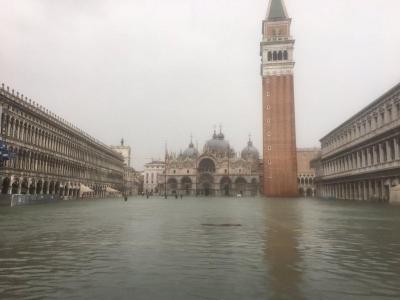 Venesiyanın mərkəzi su altında qaldı