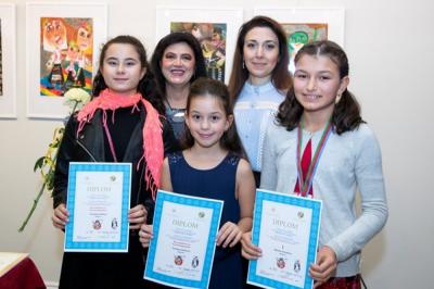 Sofiyada beynəlxalq uşaq müsabiqəsinin qalibləri mükafatlandırıldılar - Foto