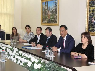Elman Nəsirov Bilik Fondunun "Diplomatlar" klubu üzvləri ilə görüşdü
