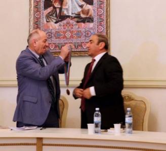 Fəxrəddin Ziyanın “Gələcəyəm, gəl desən” kitabı təqdim olundu
