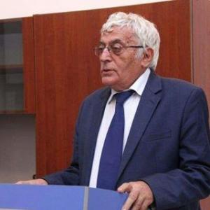 Məşhur yazıçının qızı vəfat etdi