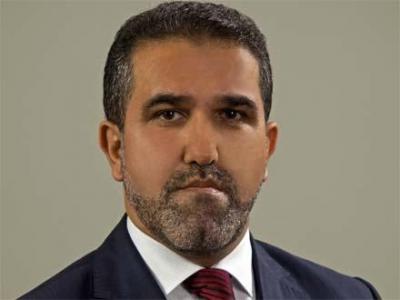 Rauf Arifoğlu: “Əvəz Temirxan qeyri-ciddi və bədbəxt adamdır”