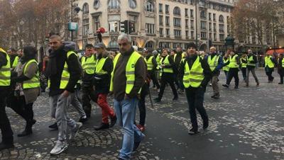Fransada "sarı jiletlilər"in etiraz aksiyalarında 69 min insan iştirak edib
