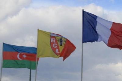 Azərbaycan bayrağı "Lans"ın tədris mərkəzində