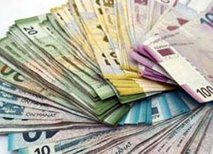 Bankdan götürdüyü pulu oğurladılar