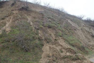 Ağsu-Xanbulaq yolundakı çökmənin səbəbləri açıqlandi