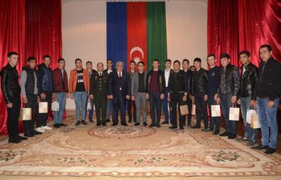 Ehtiyata buraxılmış hərbi vəzifəlilərin qarşılanma mərasimləri oldu
