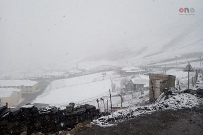 Şimal bölgəsinin bəzi ərazilərinə qar yağır