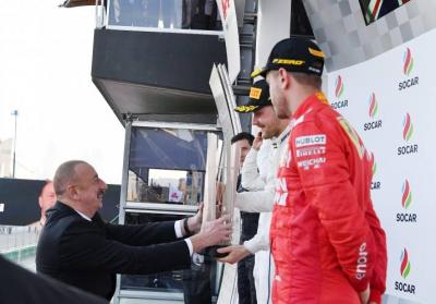 "Formula-1": Kuboku İlham Əliyev təqdim etdi