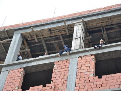 Bacısı və iki uşağıyla bir yerdə intihara cəhd etdi