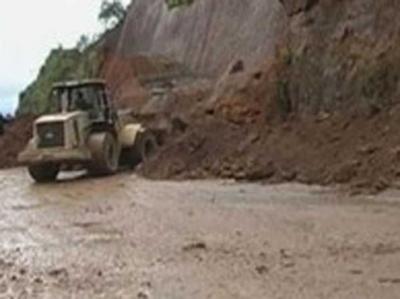 Quba-Xınalıq yolunda dağ uçqunu baş verib