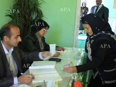 Azərbaycanın ən yaşlı seçicisi səs verib