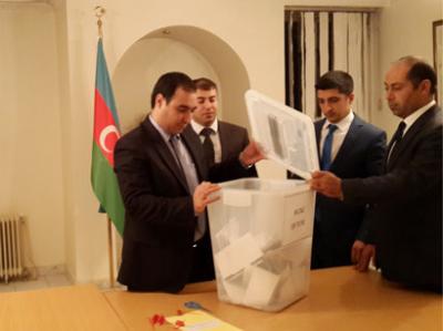 Azərbaycanın Təbrizdəki konsulluğunda seçici fəallığı qeydə alınıb  (FOTO)