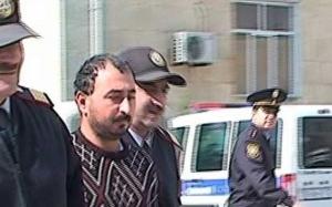 Azərbaycanda hərbçi kirayə yaşadığı evdə güllələnib