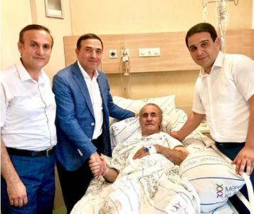 Canəli Əkbərovun müalicəsi davam etdirilir