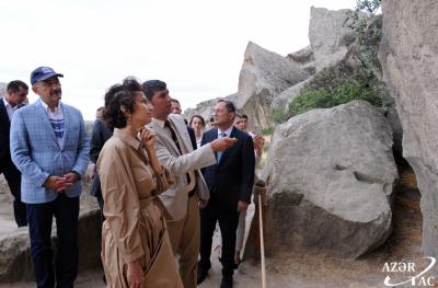 UNESCO-nun baş direktoru Qobustan Milli Tarixi-Bədii Qoruğunda olub