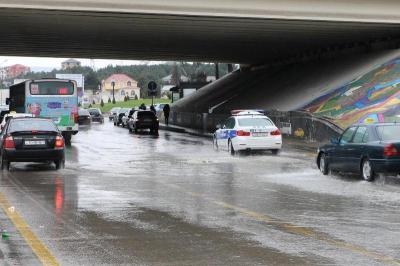 DYP yağışlı hava şəraiti ilə əlaqədar sürücülərə müraciət edib