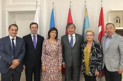 Oljas Süleymenov Beynəlxalq Türk Mədəniyyəti və İrsi Fondunda 