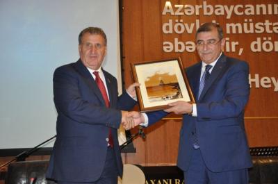 Suraxanıda Nəsiminin 650 illiyilə bağlı elmi sessiya - Foto 
