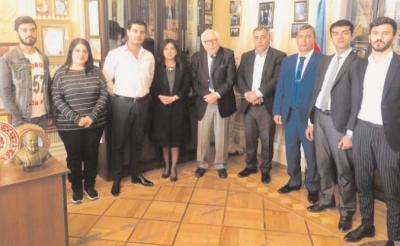 Xalq yazıçısı Anar gənc yazarlarla görüşüb