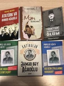 Azərbaycanın Macarıstandakı səfirliyindən kitab hədiyyələri