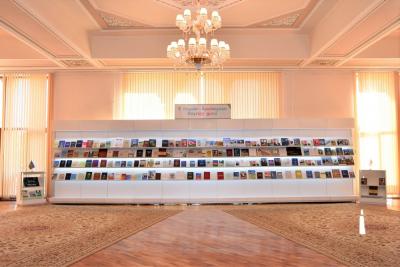 Milli Kitabxanada Bayraq Gününə həsr olunmuş kitab sərgisi 