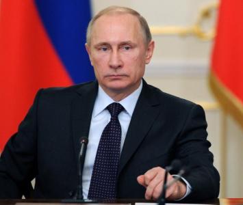 Vladimir Putin Allahşükür Paşazadəni təltif edib