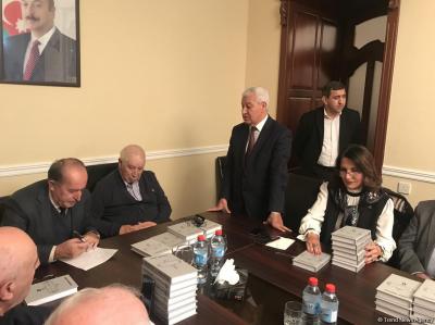 Qənbər Şəmşiroğlunun çoxcildliyi təqdim olunub