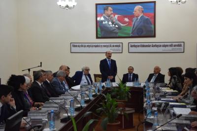 Xalq yazıçısı Elçinin kitablarının təqdimatı oldu - Fotolar