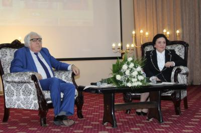 Bakı Slavyan Universitetində Xalq yazıçısı Anarla görüş 