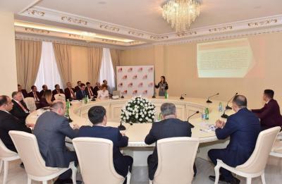 Açıq məkanda reklam sahəsindəki yeniliklərin müzakirəsi davam etdirilir