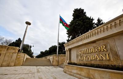 Rüstəm Minnixanov Şəhidlər xiyabanını ziyarət edib
