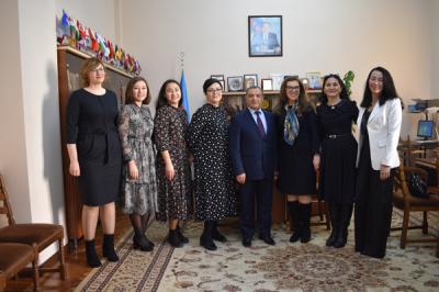 Ümumrusiya Dövlət Xarici Ədəbiyyat Kitabxanasının mütəxəssisləri Milli Kitabxanada 