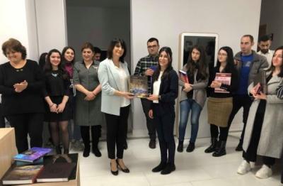 MEK “Gənclər Günü” münasibətilə kitab aksiyası keçirib - Foto