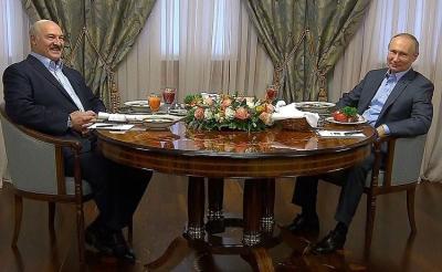Putin və Lukaşenko Soçidə görüşüblər