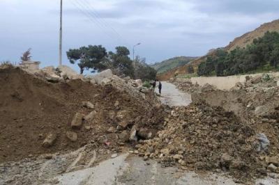 Badamdarda daha bir torpaq sürüşməsi