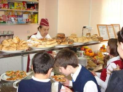 Bakıda yerləşən 320 məktəbdə qida standartları yoxlanılır