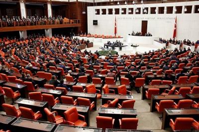 Türkiyə parlamentində 6 saatlıq qapalı iclas keçirilib