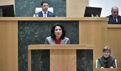 Zurabişvili: “Rusiya ilə münasibətlərdə yeni addımlar atılmalıdır”
