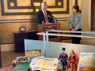 Dünya şöhrətli kitabxanada Azərbaycan kitablarının təqdimatı olub