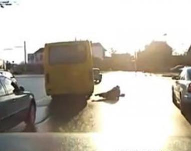 Bakıda sərnişin avtobusu ağır qəza törətdi: ölən var