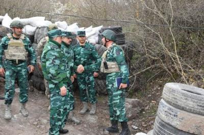 Prezidentin köməkçisi Ermənistanla sərhəddə yerləşən hərbi hissəyə baş çəkdi