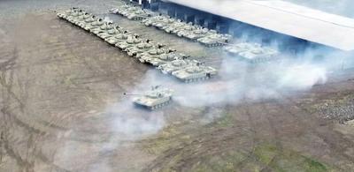 Təlimə cəlb edilən tank bölmələri tapşırıqları yerinə yetirir - Video