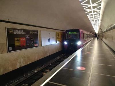 Metropolitendən qatarlarda kondisionerlərin qoşulması ilə bağlı açıqlama
