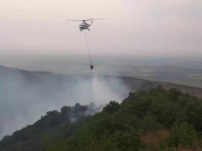 Ağsu aşırımında yanğın: əraziyə 2 helikopter cəlb edildi