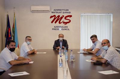Mətbuat Şurasının sədri AVH təmsilçiləri ilə görüşdü