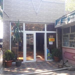 AQTA antisanitar şəraitdə fəaliyyət göstərən daha bir kafe aşkarladı