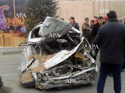 Bakıda sökülməkdə olan bina uçub, iki nəfər ölüb