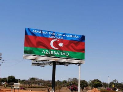 Braziliyada yolda "Ermənistan, Azərbaycana qarşı aressiyanı dayandır!" yazılmış panel quraşdırıldı